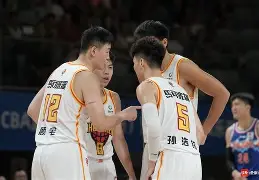 九游体育app-闽南雷霆队鏖战江汉金雕队，射击常规赛小胜，替补奇兵立功。新人首发惊艳